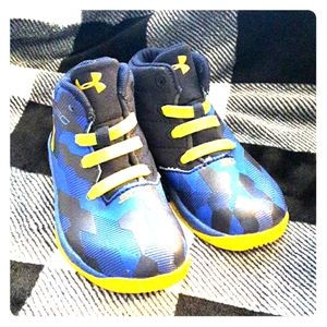 Toddler underarmour shoes